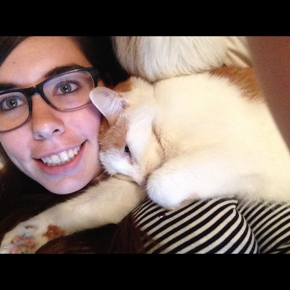 Meet your Posher, Alexandra - Picture 1 of 1